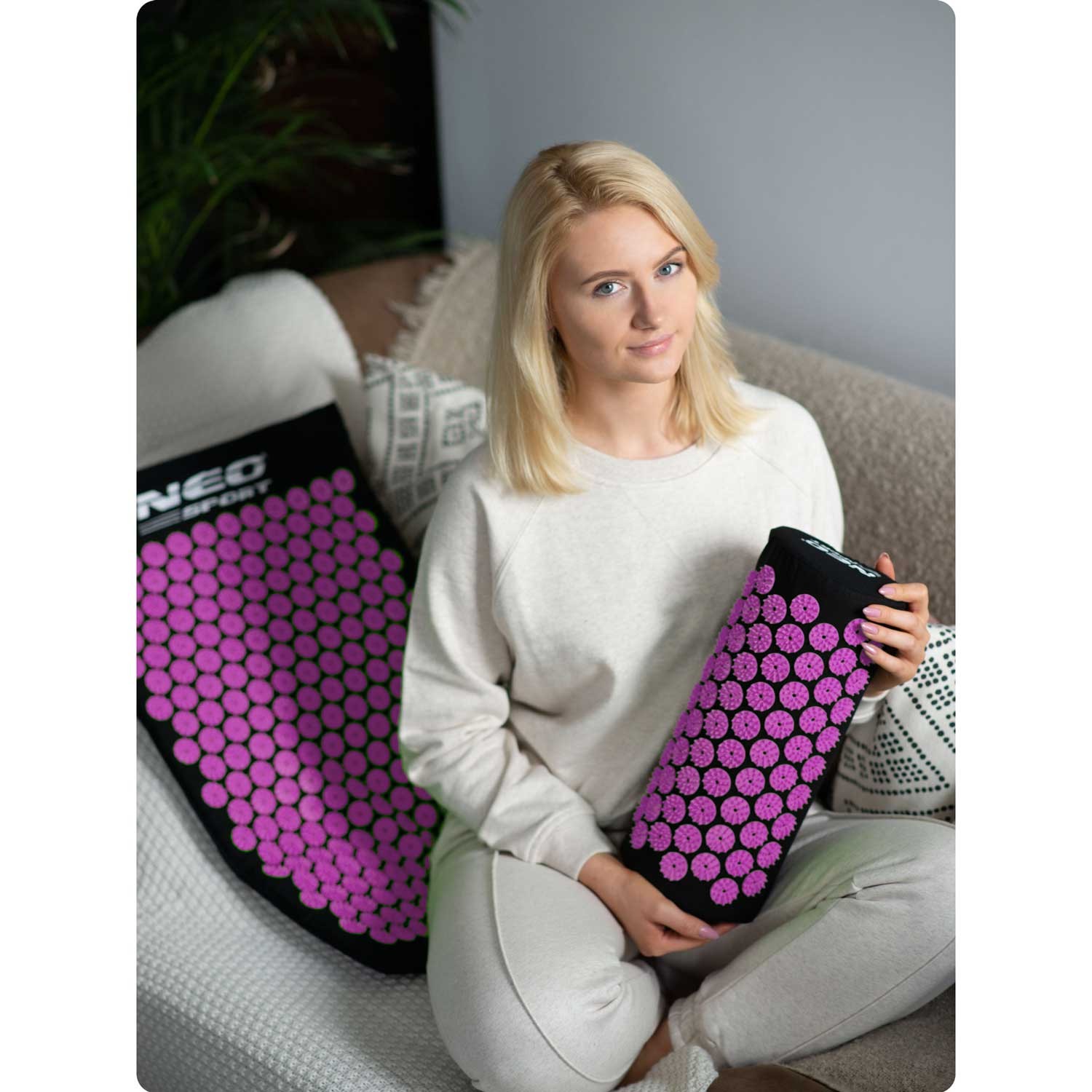 Neo-Sport NS-900 akupressuurmatt naeltega, must ja lilla - Image 9