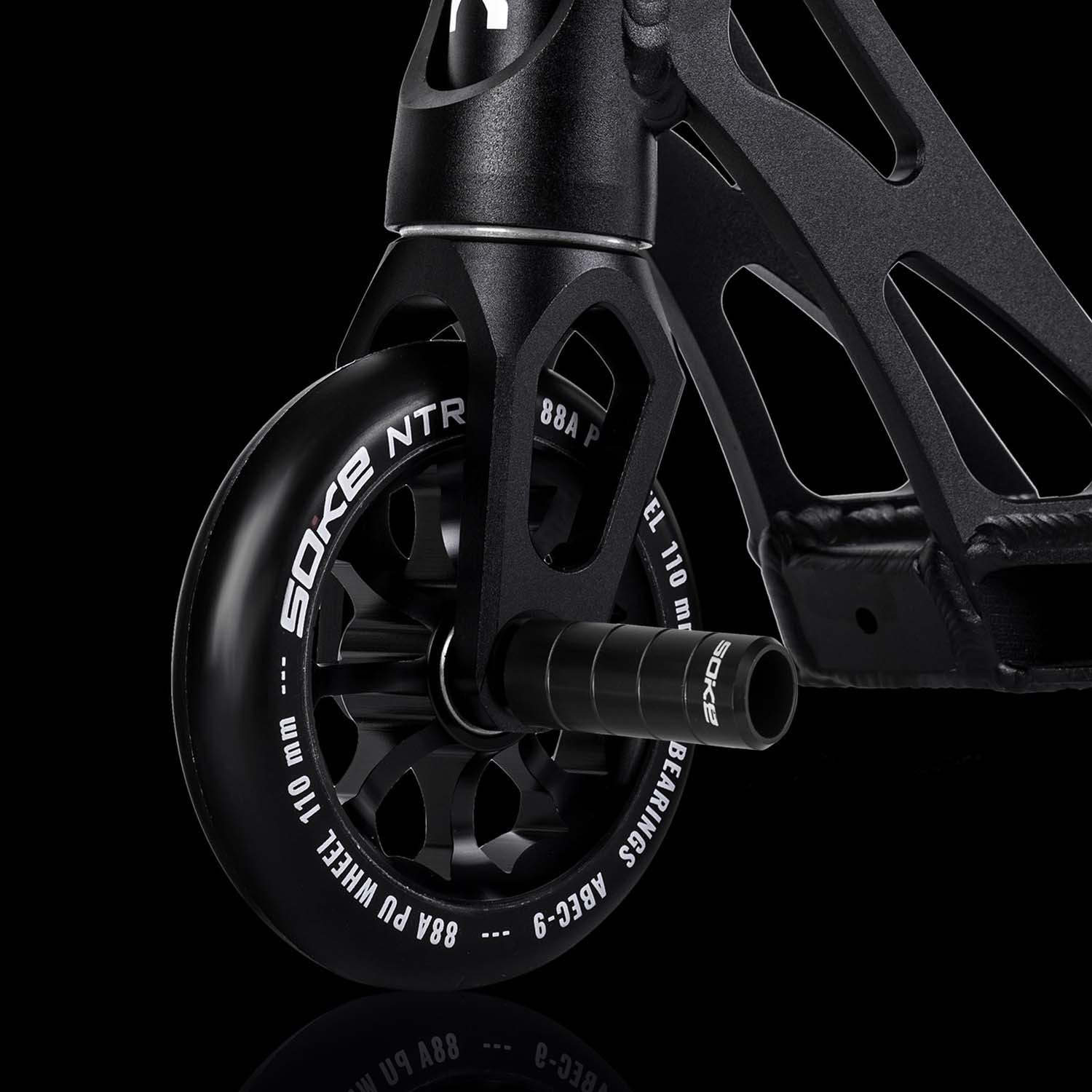 Tõukeratta pegid mustad 2 tk P1 + võtmed - Image 2